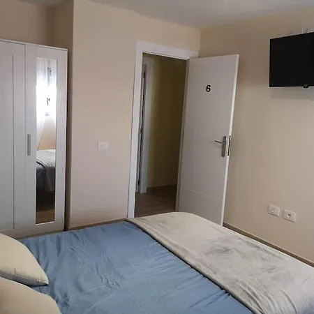 Apartment Piso Completo Grande 6 Habitaciones, 13 Plazas *