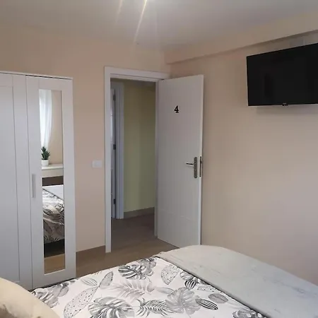 Piso Completo Grande 6 Habitaciones, 13 Plazas Apartment La Laguna (Tenerife)