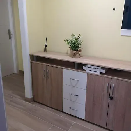 Piso Completo Grande 6 Habitaciones, 13 Plazas