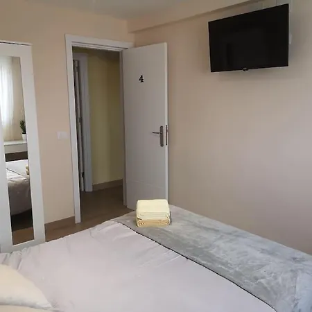 Piso Completo Grande 6 Habitaciones, 13 Plazas Apartment *